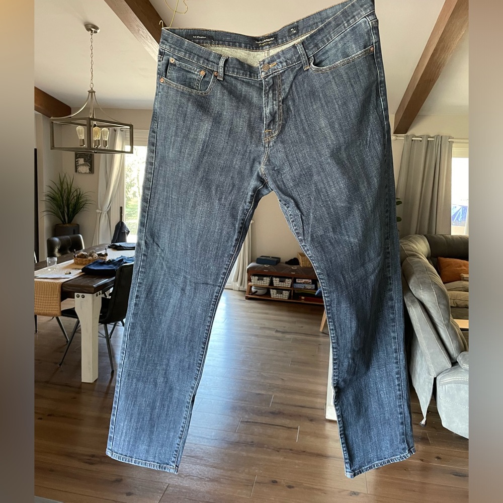 38/34 Lucky Brand 221 straight